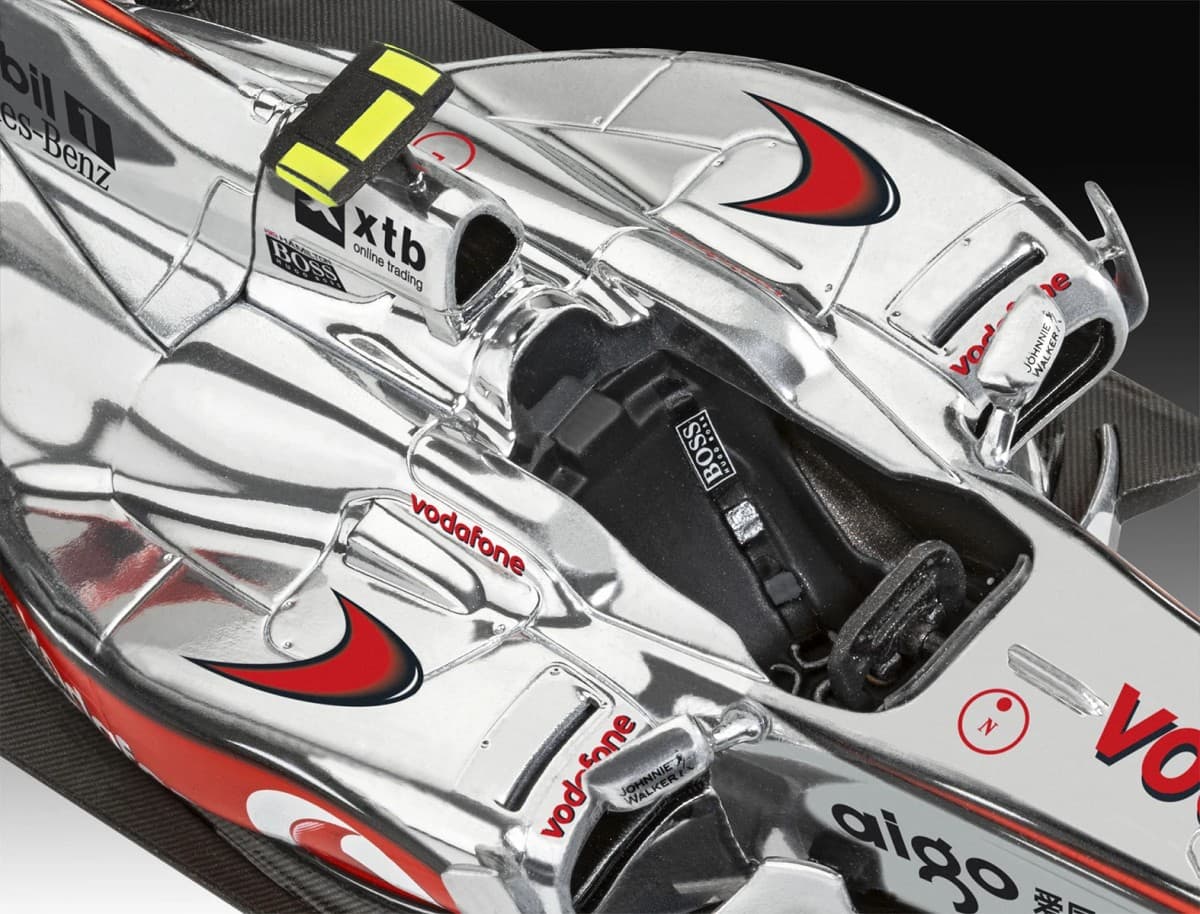 Plastični model McLaren Mercedes MP4-25 L. Hamilton Revell 1:43 3