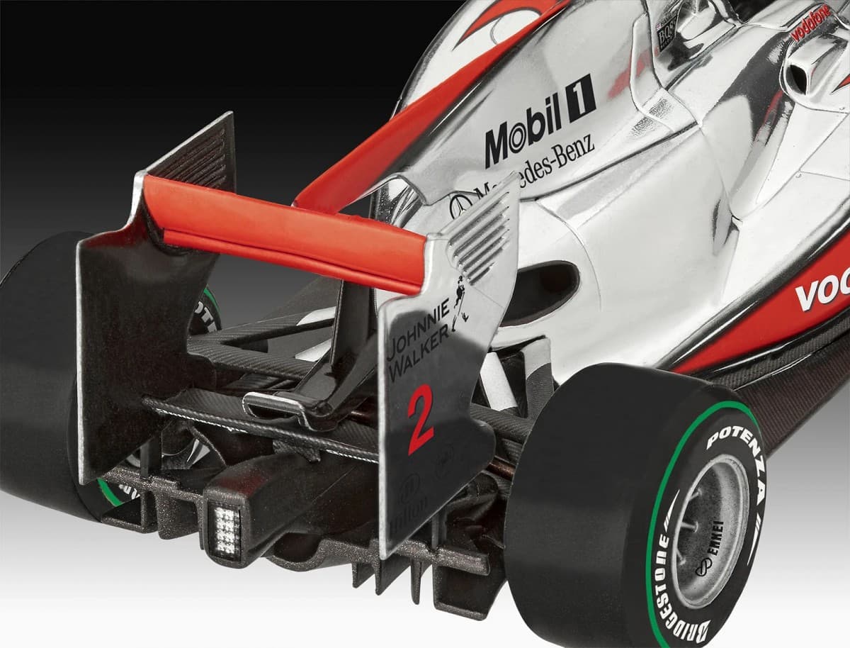 Plastični model McLaren Mercedes MP4-25 L. Hamilton Revell 1:43 4