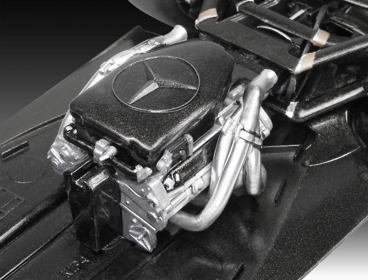 Plastični model McLaren Mercedes MP4-25 L. Hamilton Revell 1:43 5