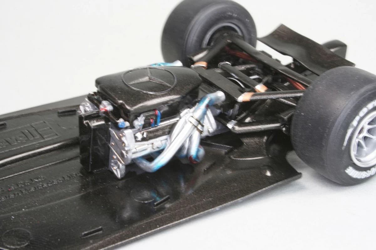 Plastični model McLaren Mercedes MP4-25 L. Hamilton Revell 1:43 8