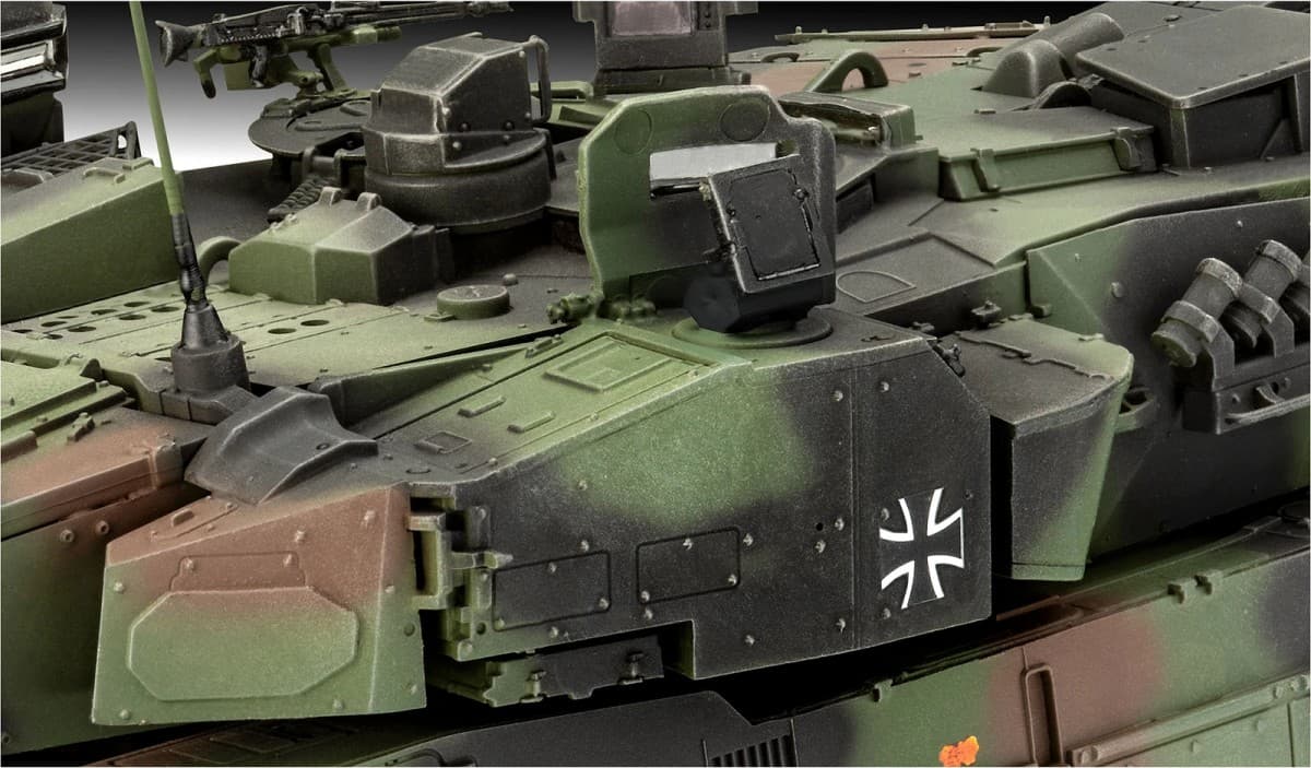 Plastični model tanka Leopard 2A7A1 Revell 1:72 3