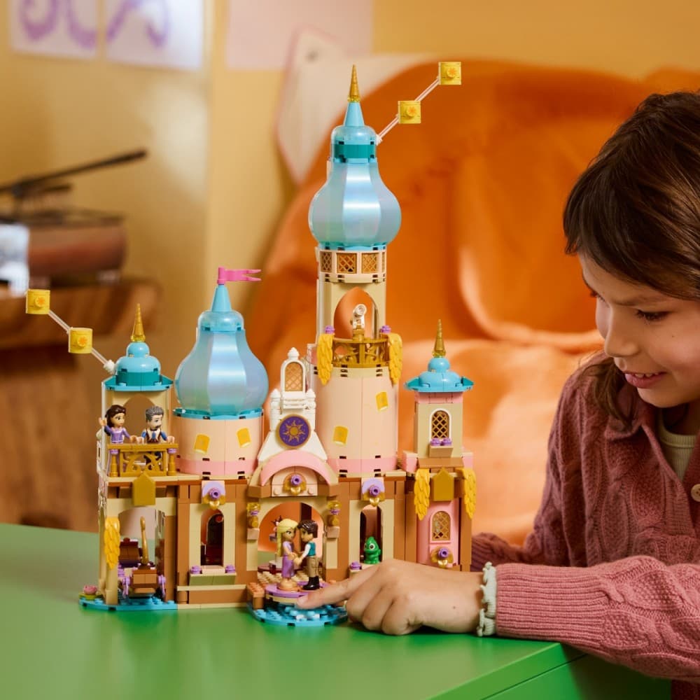 LEGO Disney 43297 Roszpunkin grad 7