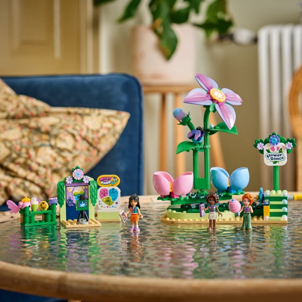 LEGO Friends 42702 Vila karuzela 8