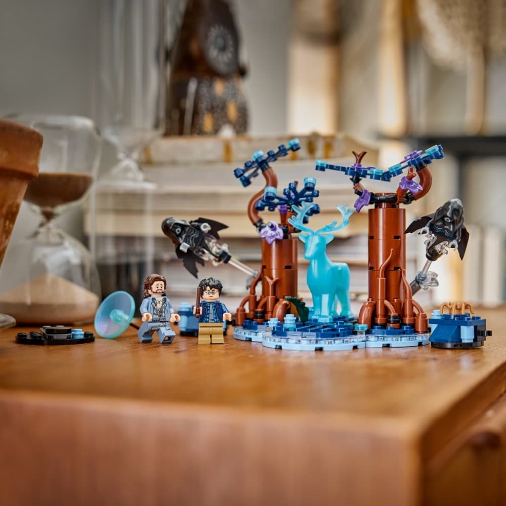 LEGO Harry Potter 76475 Zabranjeni gozd: Expecto Patronum 6
