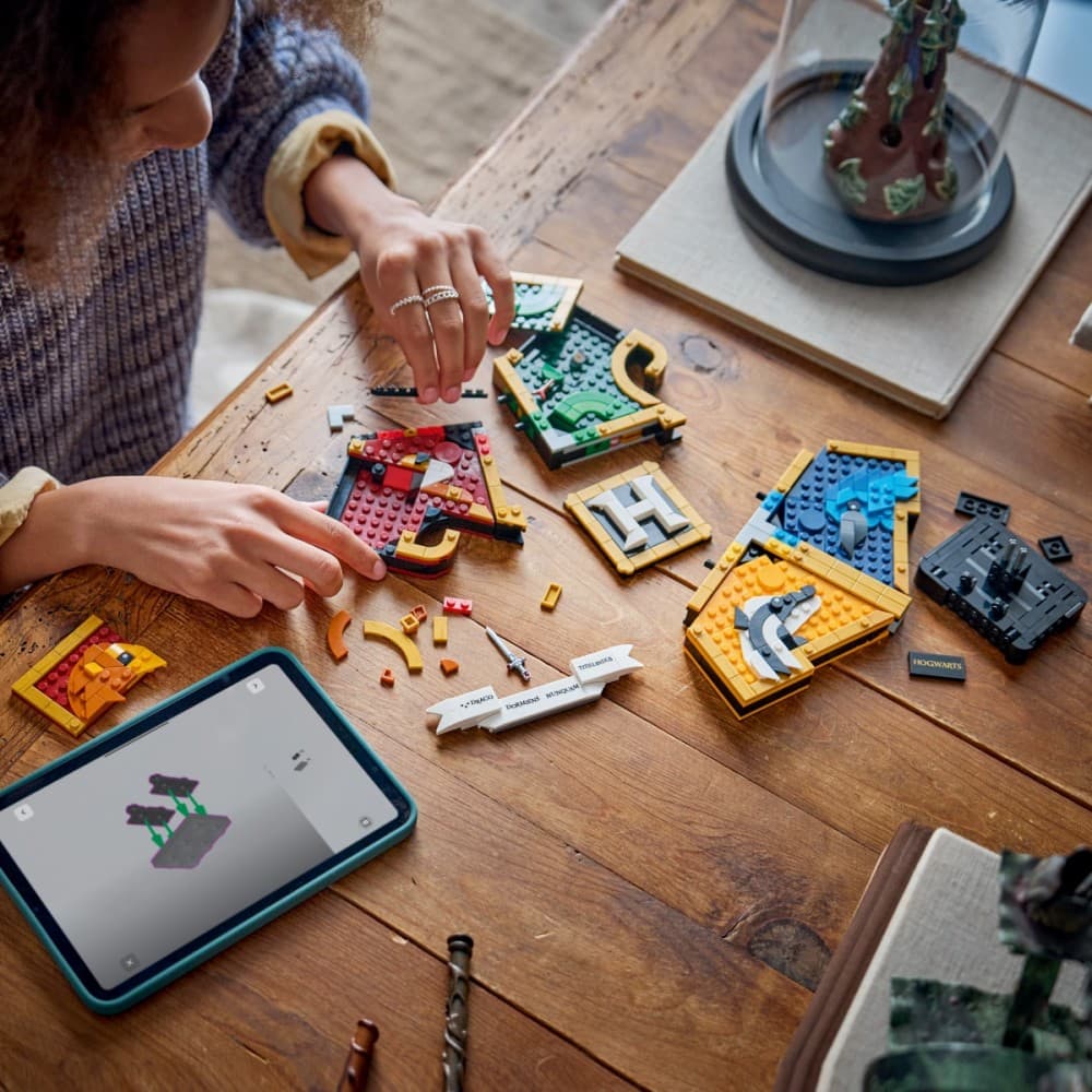 LEGO Harry Potter Grb Hogwartsa 76462 - zbirateljski okras 8