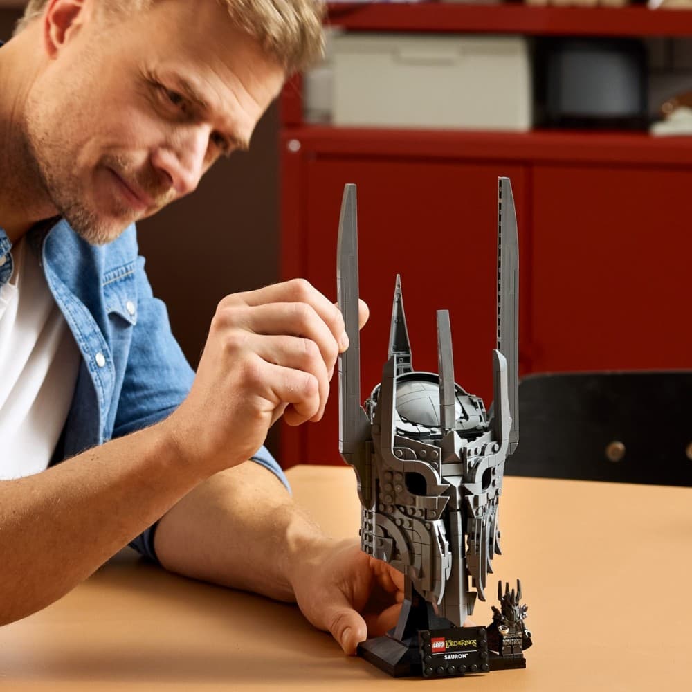 LEGO Icons Gospodar prstanov: Sauronovo čelado (11373) 6