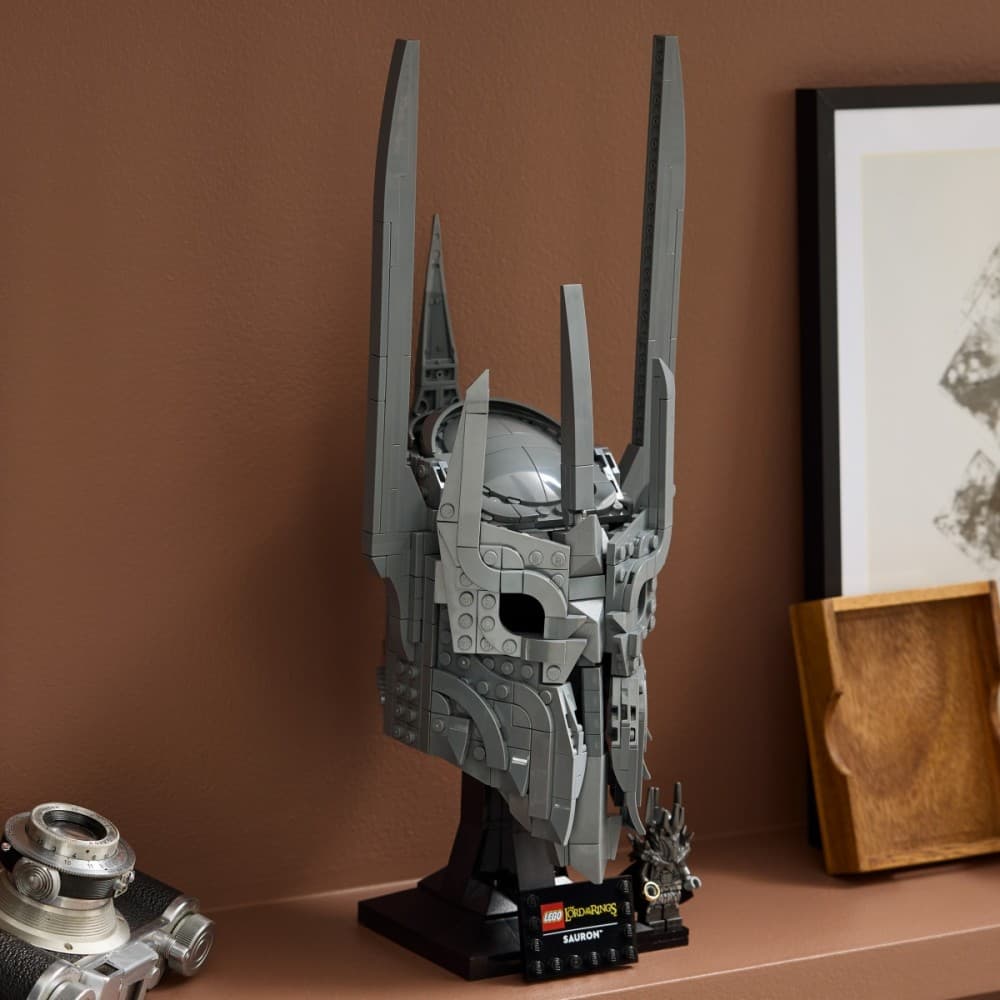 LEGO Icons Gospodar prstanov: Sauronovo čelado (11373) 7