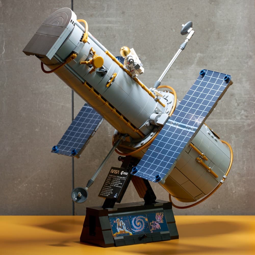 LEGO Icons Hubble Space Telescope, 11382 8