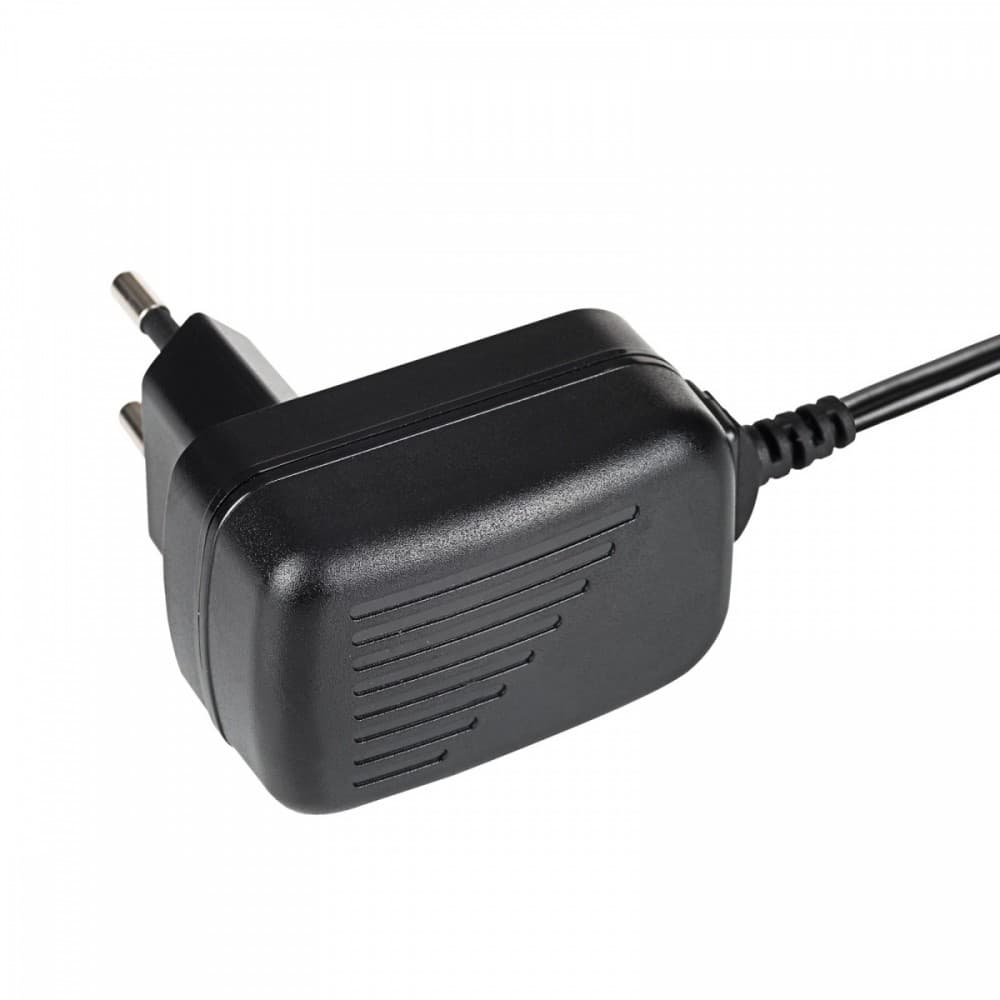Univerzalni napajalnik AKYGA 12V/1A 12W, 5.5x2.1mm 4