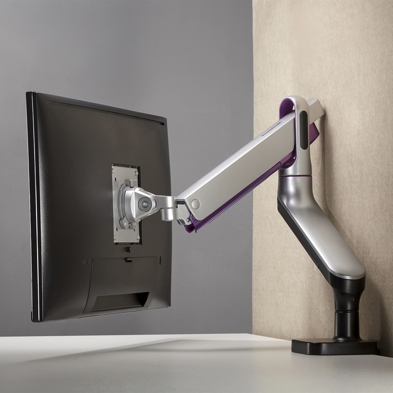 Ergo Office ER-436: Premium nosilec za monitor s plinsko vzmetjo 2