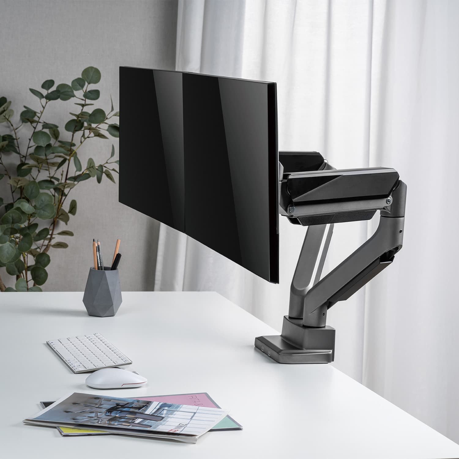 Ergo Office ER-446 Stenski nosilec za 2 monitorja (17-35"), plinska vzmet, 2x15kg 2