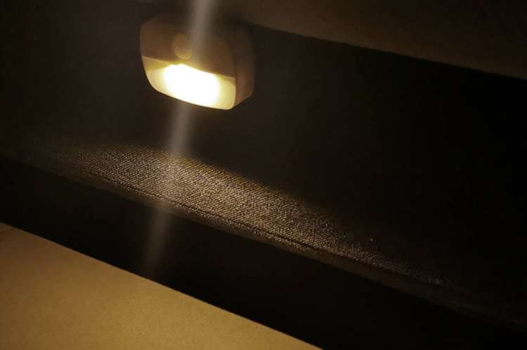 Brezžična LED nočna svetilka z IR-senzorjem IZOXIS 22090 5