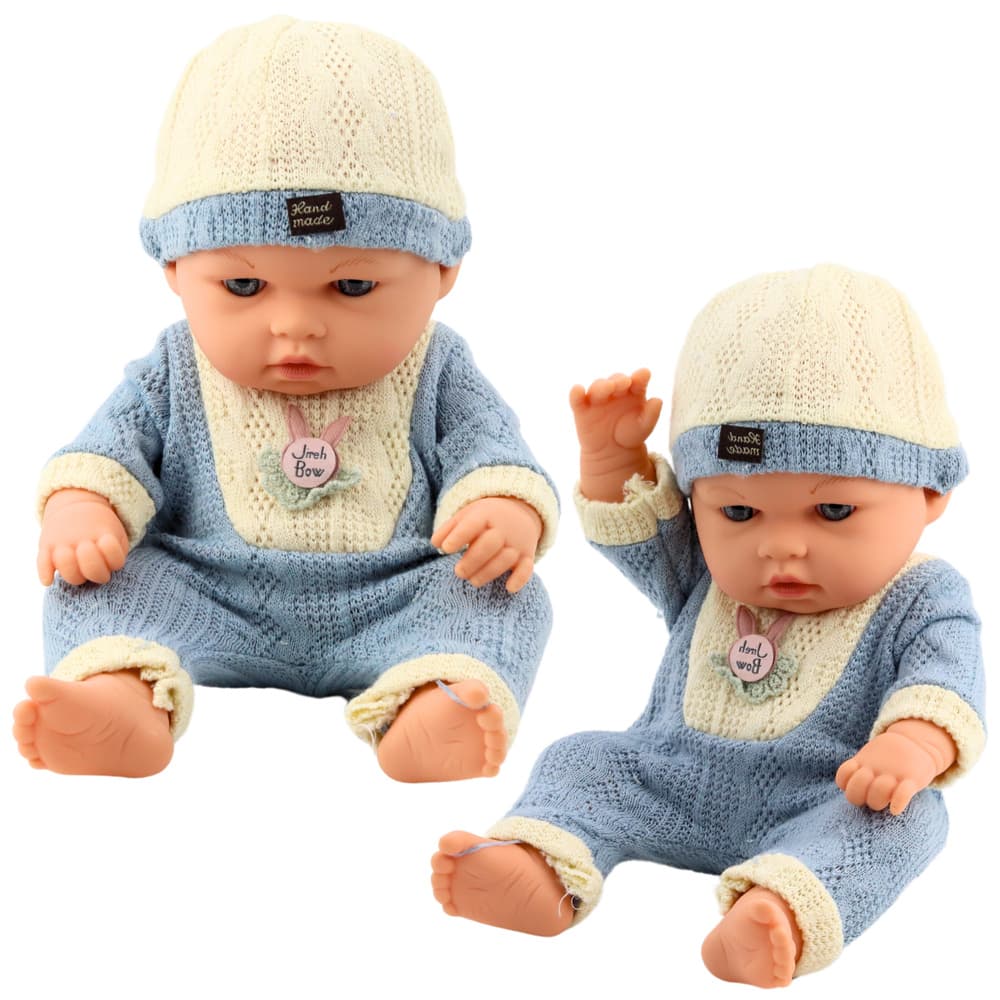 Punčka LEAN TOYS 'Bobas', v pletenem modrem kompletu in s kapico