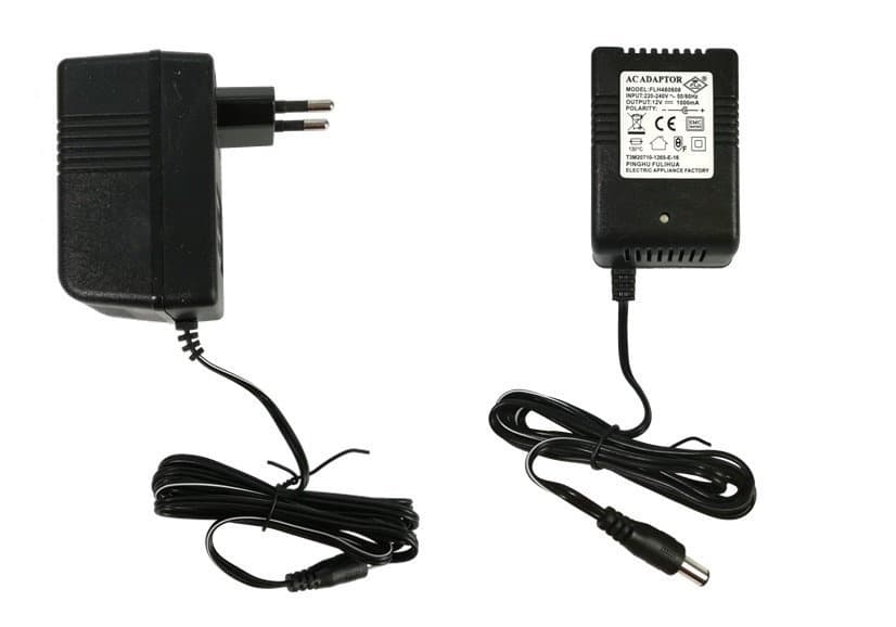 Polnilnik 12V 1000mA za akumulatorske avtomobile (z LED)