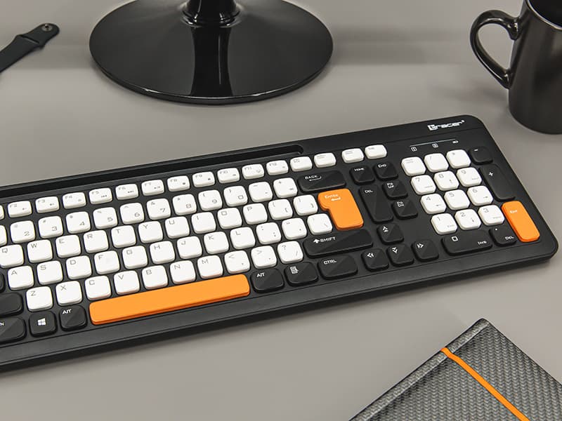 Brezžična tipkovnica TRACER GREG RF 8