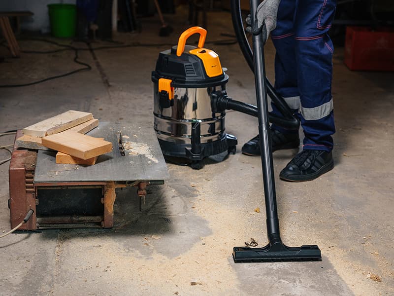 INDUSTRIJSKI SESALNIK TRACER DUSTRIDER 4