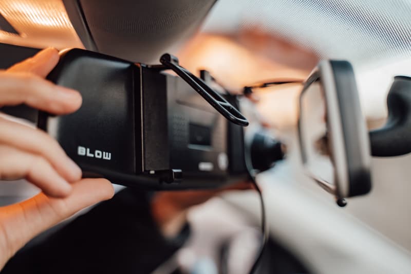 Blow F600 DVR črna škatla v vzvratnem ogledalu + vzvratna kamera 5
