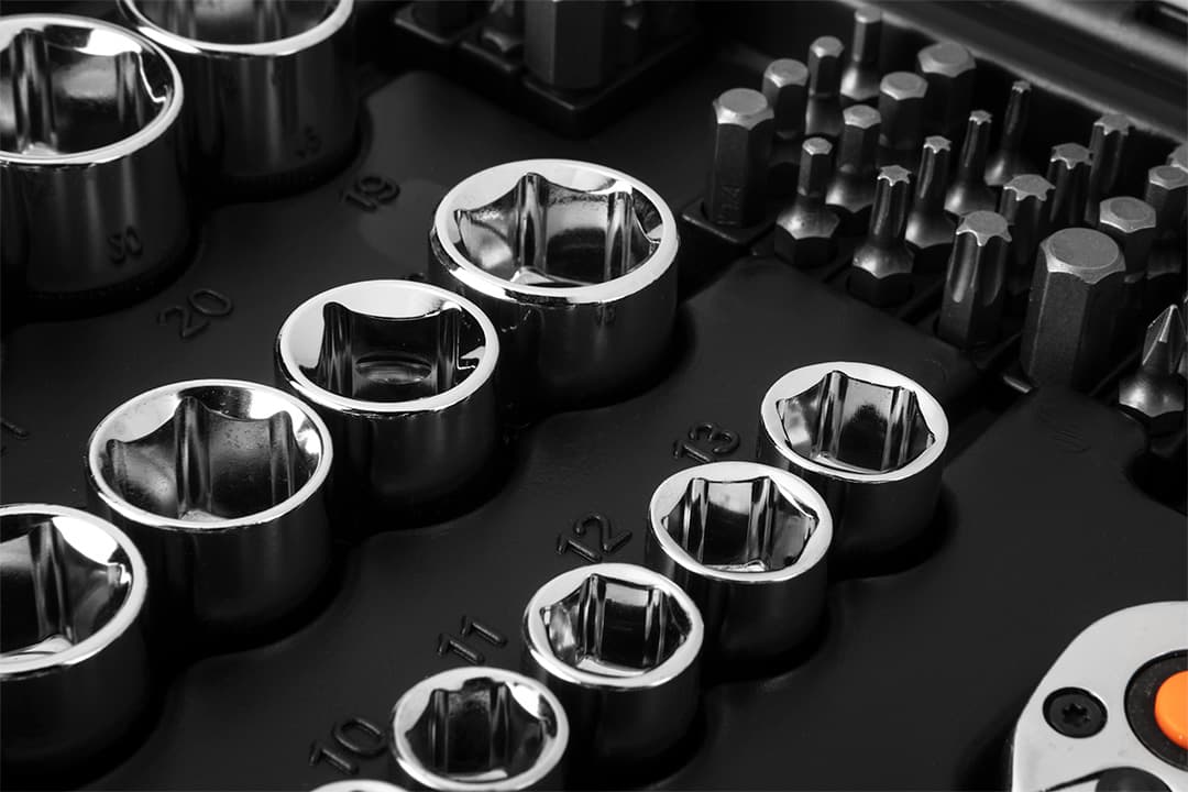 NEO TOOLS set nasadnih ključev 1/2" & 1/4", 73 kos 8