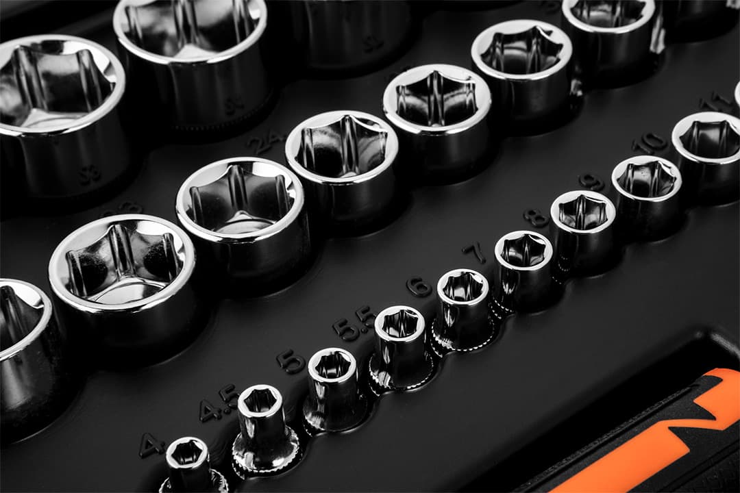 Obsežen set nasadnih ključev NEO TOOLS 1/4" in 1/2", 94 kosov, CrV 8