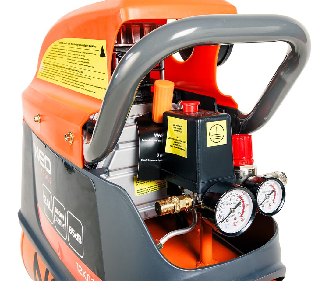 NEO TOOLS Oljni kompresor 24 l, 900W 5