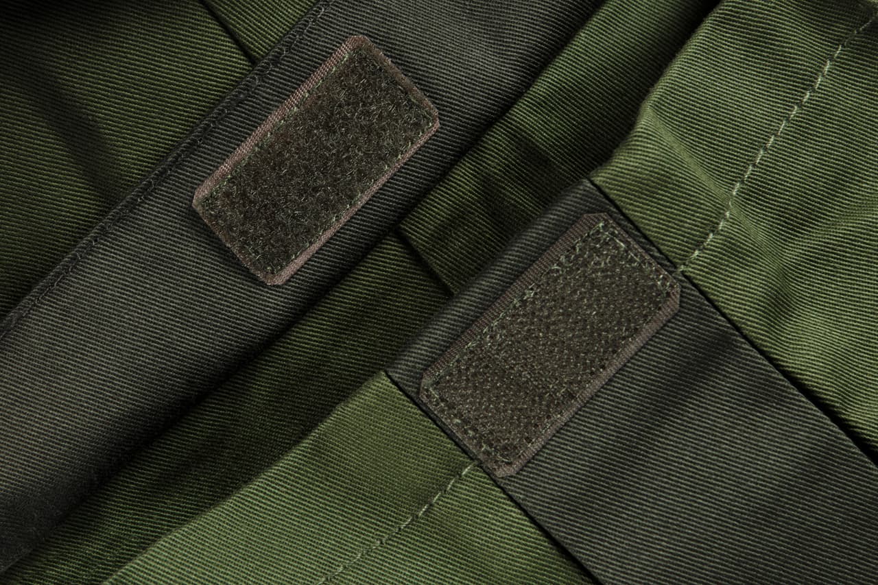 Delovne hlače z naramnicami NEO TOOLS CAMO olive, velikost S 5