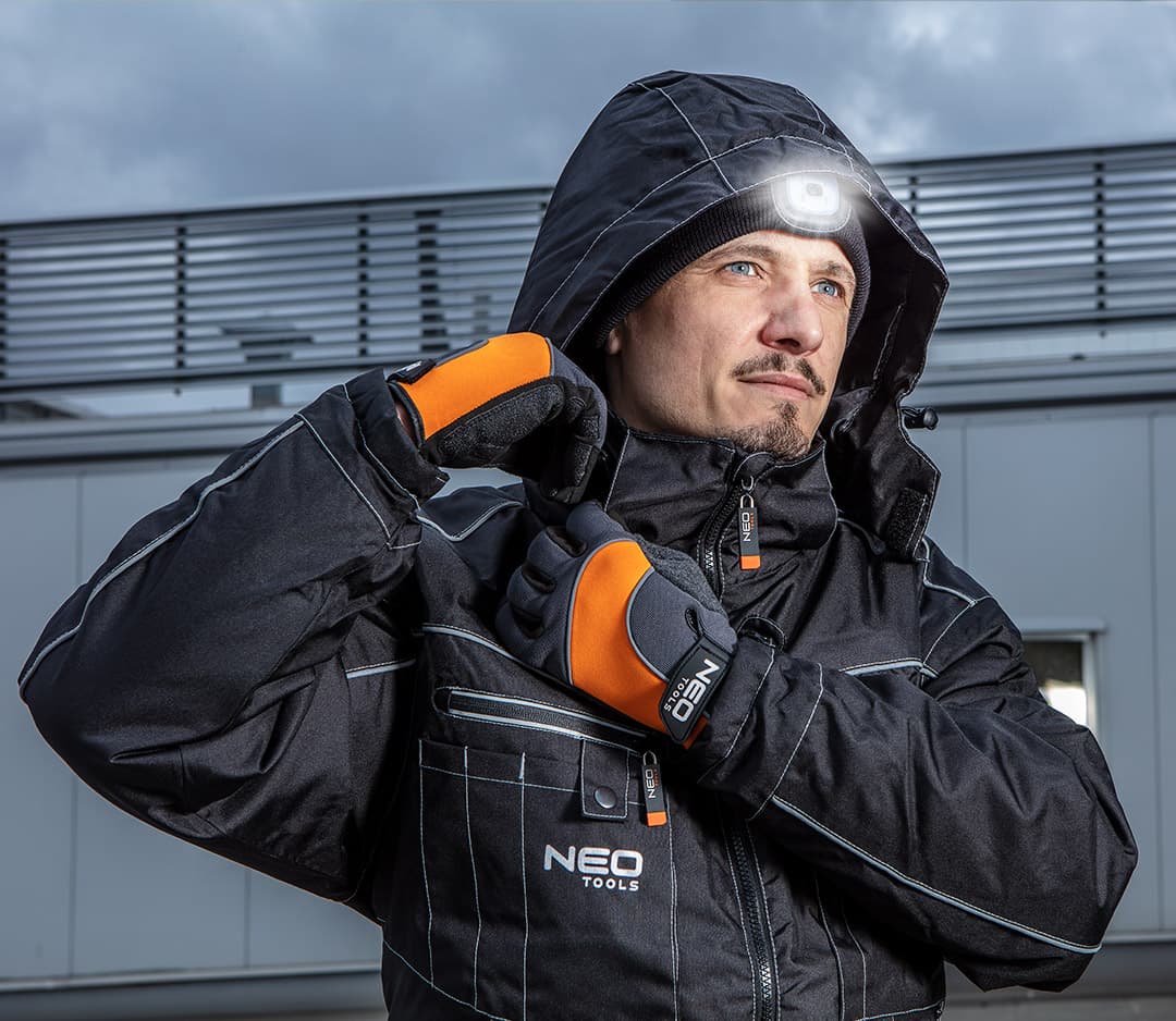 NEO TOOLS Kapa s svetilko 2