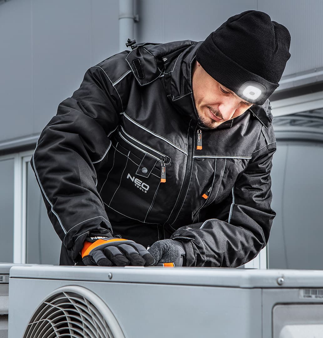 NEO TOOLS Kapa s svetilko 3
