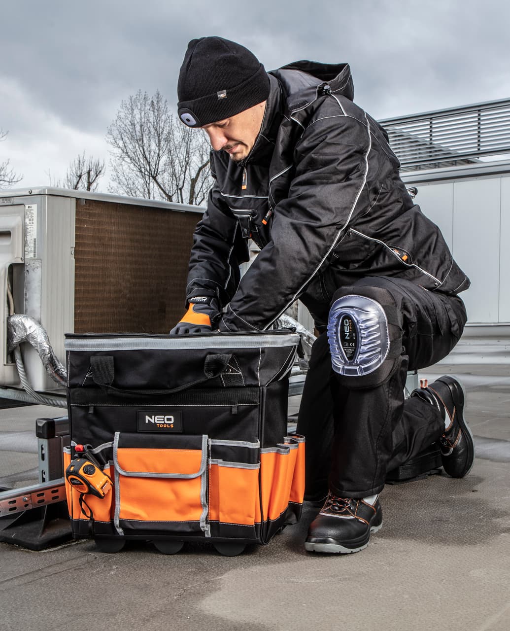 NEO TOOLS Kapa s svetilko 5