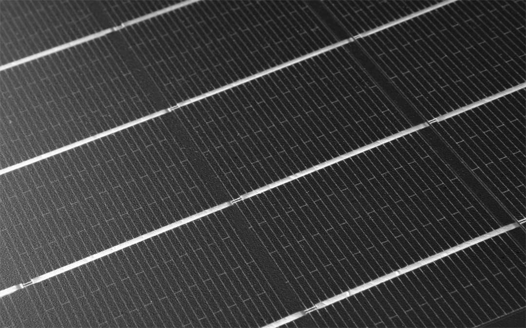 NEO TOOLS solarni polnilnik z 15W panelom 3